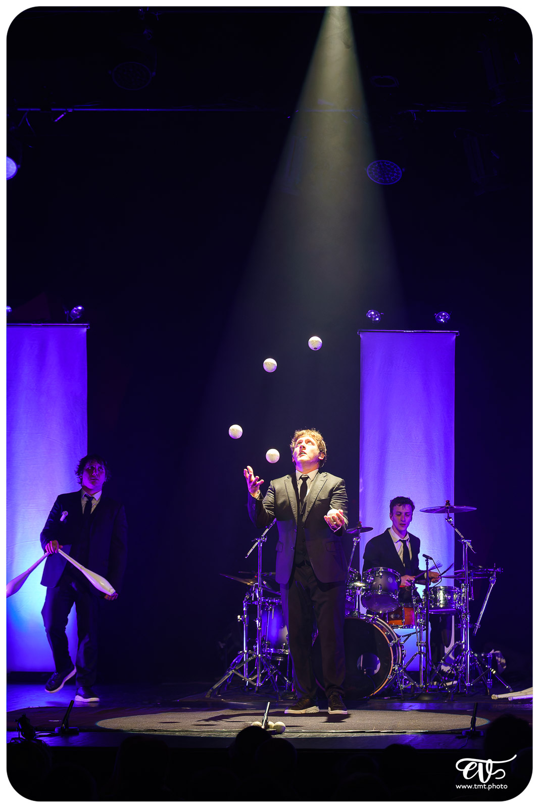 DRUM BROTHERS (LES FRÈRES COLLE)